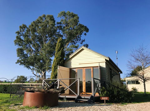 Yea Wood Duck Cabin - E Caravan Parks 0
