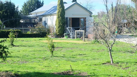 Yea Wood Duck Cabin - E Caravan Parks 3
