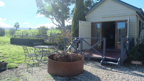 Yea Wood Duck Cabin - E Caravan Parks 1