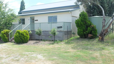 Yea Wood Duck Cottage - E Caravan Parks 2