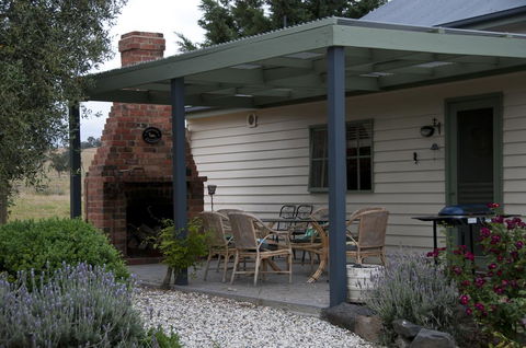 Yea Wood Duck Cottage - E Caravan Parks 1