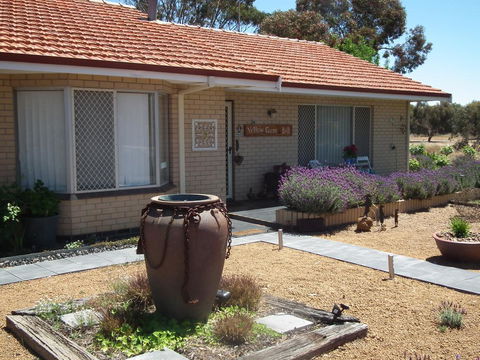 Yellow Gum Bed And Breakfast - E Caravan Parks 0