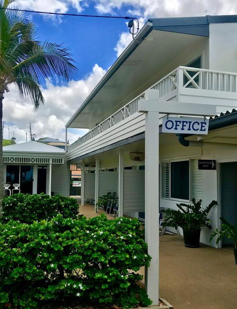 Yeppoon Surfside Motel - E Caravan Parks 3