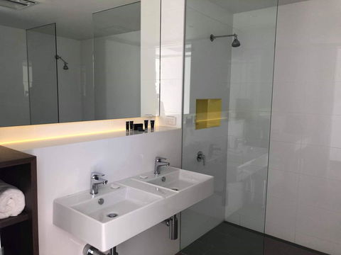 Young Federation Motor Inn - E Caravan Parks 1