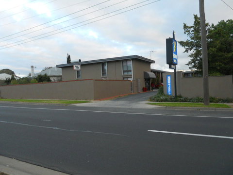Zero Inn Motel - E Caravan Parks 1