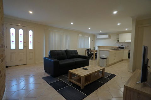 Zig Zag Motel - E Caravan Parks 1