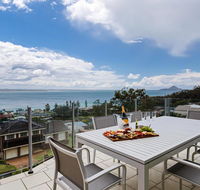 Maison de la mer 30 Mulubinda Parade - luxurious linen aircon and panoramic views - E Caravan Parks