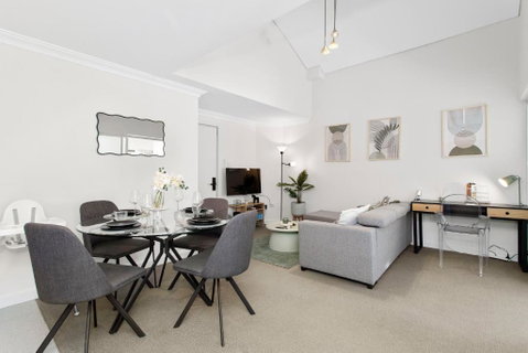610 Chic City Living - E Caravan Parks 0