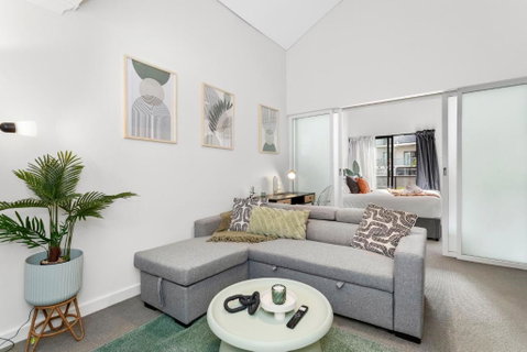 610 Chic City Living - E Caravan Parks 1