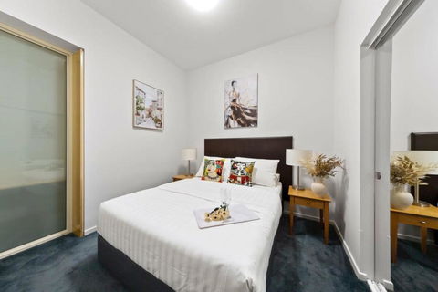 A Chic Apartment On Bourke St Near Chinatown - E Caravan Parks 0