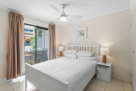 Albion Convenient Hideaway With Parking & Balcony - E Caravan Parks 1