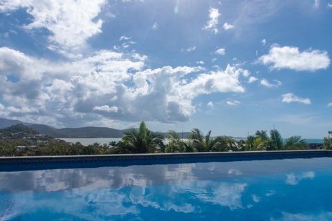 Viewpoint Holiday Home - Cannonvale - E Caravan Parks 1