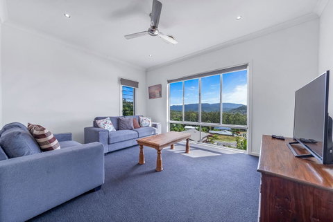 Viewpoint Holiday Home - Cannonvale - E Caravan Parks 8