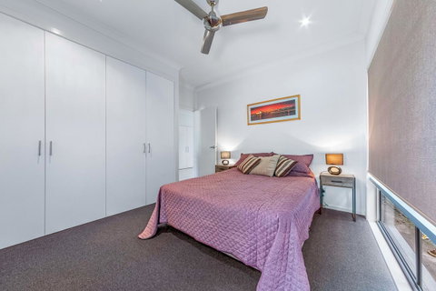 Viewpoint Holiday Home - Cannonvale - E Caravan Parks 11