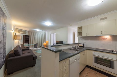 West End Central Apartments - E Caravan Parks 13