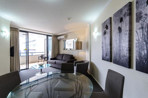 West End Central Apartments - E Caravan Parks 15