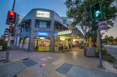 West End Central Apartments - E Caravan Parks 29