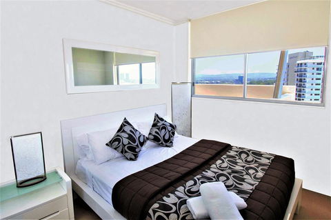 Trilogy Surfers Paradise - E Caravan Parks 22