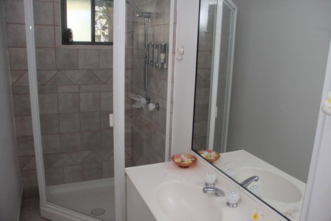 Coolum Dreams B&B - E Caravan Parks 3