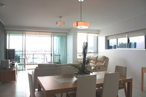 Private Seaview Apartment At Peninsula - Airlie Beach - E Caravan Parks 7