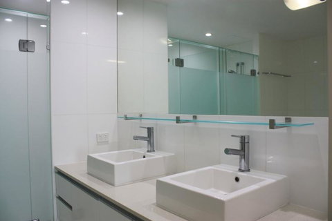 Private Seaview Apartment At Peninsula - Airlie Beach - E Caravan Parks 6