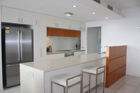 Private Seaview Apartment At Peninsula - Airlie Beach - E Caravan Parks 8