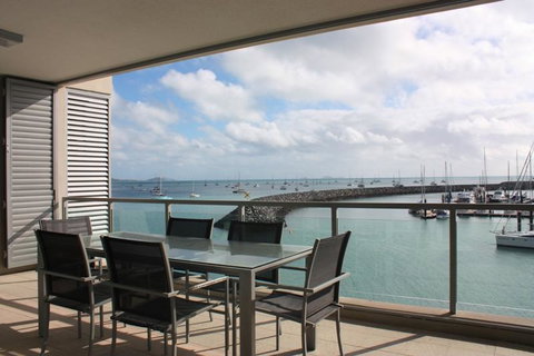 Private Seaview Apartment At Peninsula - Airlie Beach - E Caravan Parks 3