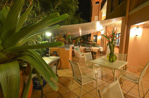 Martinique On Macrossan - E Caravan Parks 15