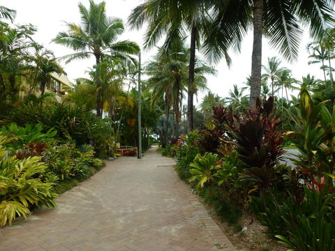 Martinique On Macrossan - E Caravan Parks 22