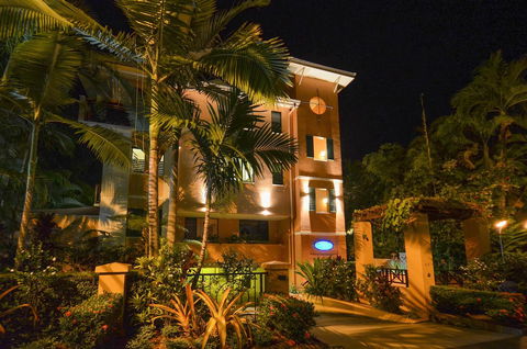 Martinique On Macrossan - E Caravan Parks 20