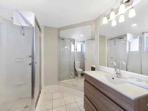 Surf 150 - E Caravan Parks 35