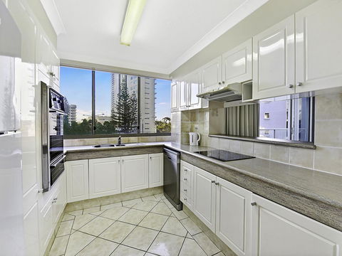 Surf 150 - E Caravan Parks 40