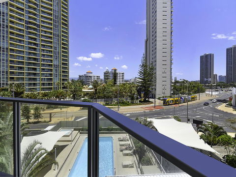 Surf 150 - E Caravan Parks 32