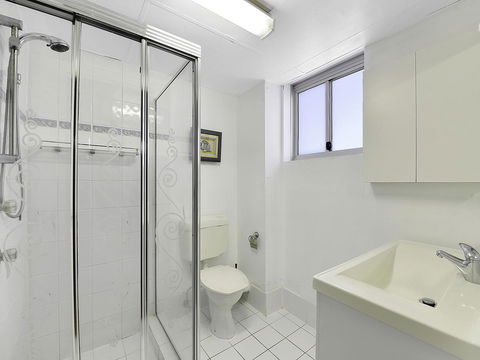 Surf 150 - E Caravan Parks 21