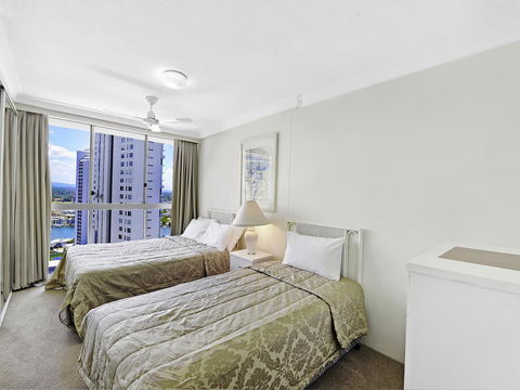 Surf 150 - E Caravan Parks 17