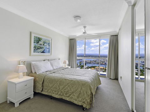 Surf 150 - E Caravan Parks 18