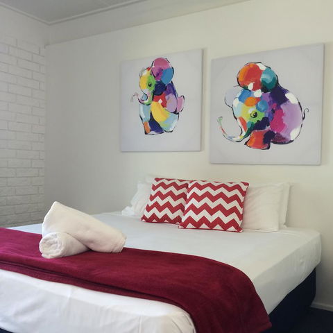 Arcadia Village Motel - E Caravan Parks 1