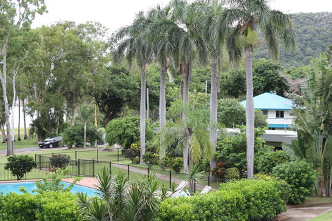 Arcadia Village Motel - E Caravan Parks 17