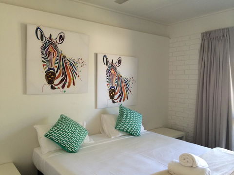 Arcadia Village Motel - E Caravan Parks 39