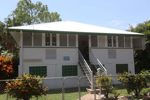 Daggoombah Holiday Home Magnetic Island - E Caravan Parks 0