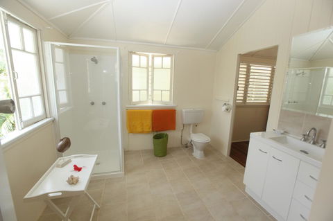 Daggoombah Holiday Home Magnetic Island - E Caravan Parks 12