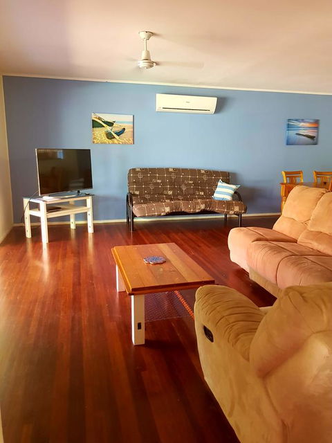 Arcadia Beach Guest House And Car Hire - E Caravan Parks 23