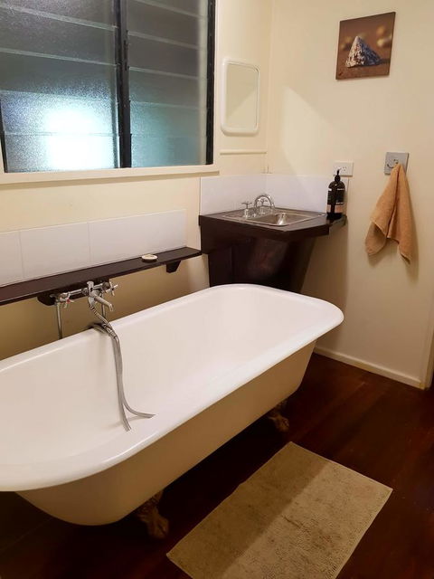 Arcadia Beach Guest House And Car Hire - E Caravan Parks 27