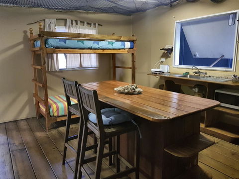 Arcadia Beach Guest House And Car Hire - E Caravan Parks 33