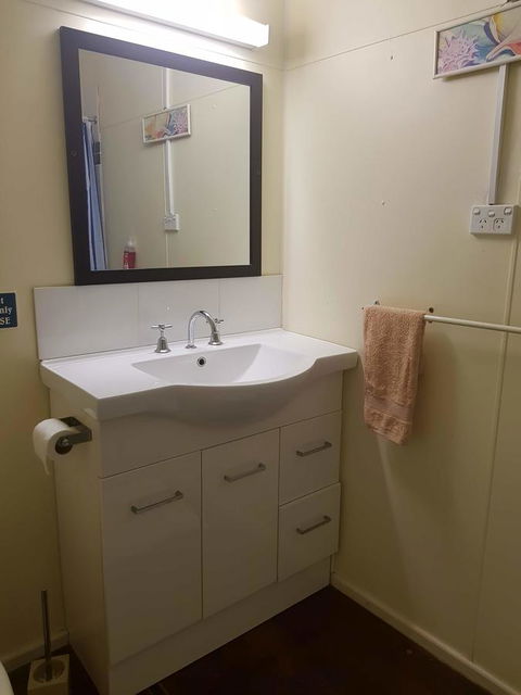 Arcadia Beach Guest House And Car Hire - E Caravan Parks 26