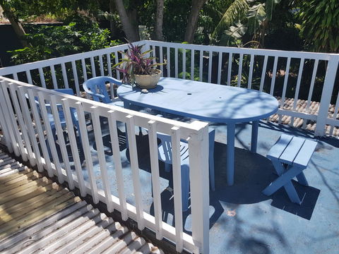 Arcadia Beach Guest House And Car Hire - E Caravan Parks 21