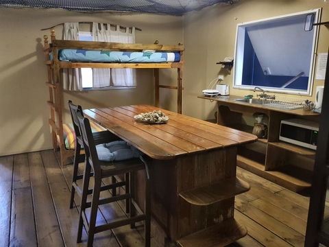 Arcadia Beach Guest House And Car Hire - E Caravan Parks 35
