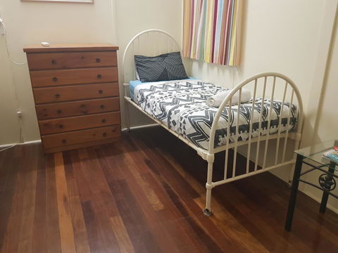 Arcadia Beach Guest House And Car Hire - E Caravan Parks 9