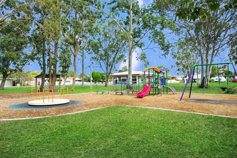 Lowset Sweetie, Central To Everything - Partridge St, Bongaree - E Caravan Parks 17