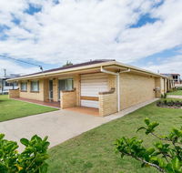 Lowset Sweetie Central to Everything - Partridge St Bongaree - E Caravan Parks